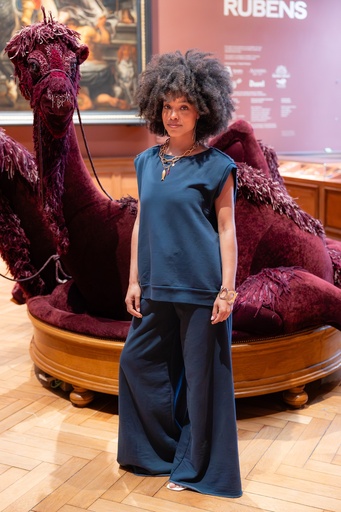 TOP FLEATER SLEEVELESS Z6